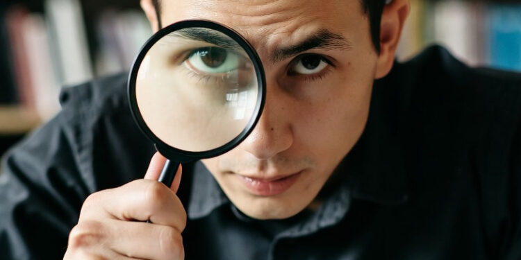 Examples of Methods for Detecting False Information and Verifying Sources