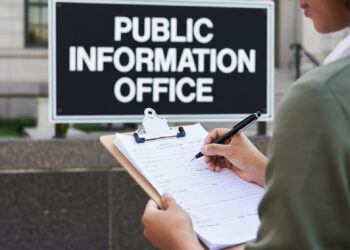Як громадяни можуть вимагати відкритість у влади? Інструменти доступу до інформації